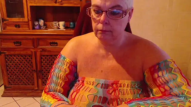 MISS LINDAH online show from 03-30-26, 05:09