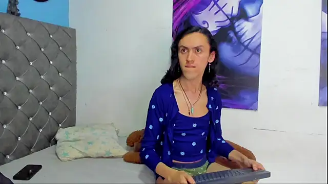 Snapshot of Karol_fenixx chatting on 09-14-25, 01:17 Karol fenixx online show from 09-14-25, 01:17