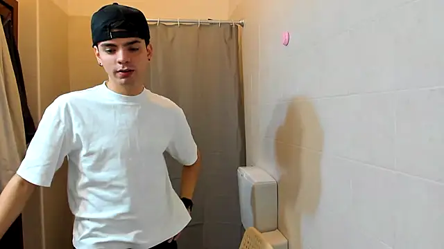 Snapshot of dylancrugerx chatting on 02-06-26, 05:31 dylancrugerx online show from 02-06-26, 05:31