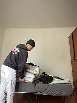 Snapshot of dylancrugerx chatting on 04-10-26, 09:16 dylancrugerx online show from 04-10-26, 09:16