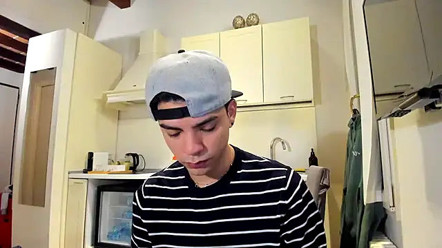 Snapshot of dylancrugerx chatting on 12-09-24, 08:12 dylancrugerx online show from 12-09-24, 08:12