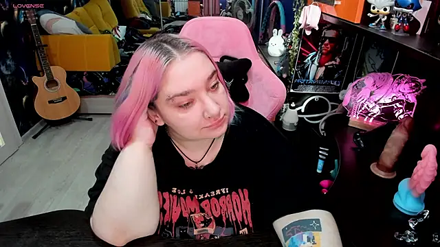 Softie Sofy online show from 09-19-25, 03:21