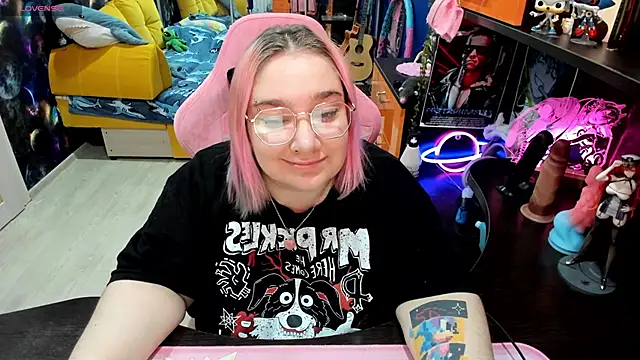 Softie Sofy online show from 10-19-25, 02:03