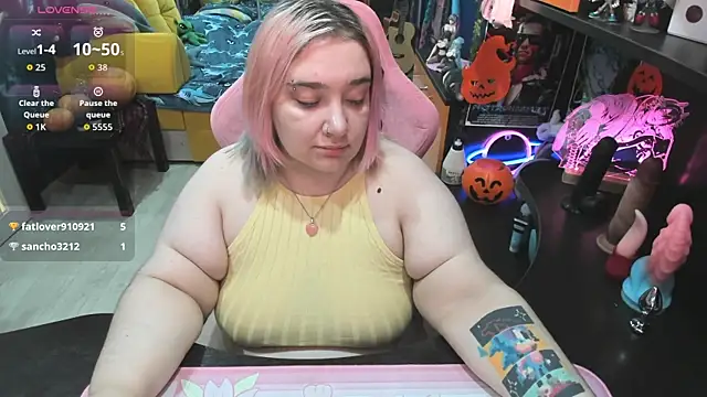 Softie Sofy online show from 10-25-25, 02:44