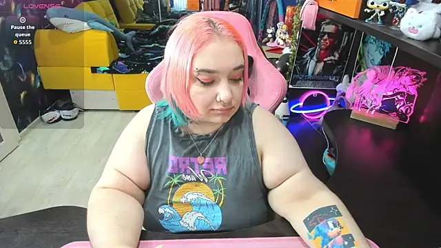 Softie Sofy online show from 12-17-25, 02:27