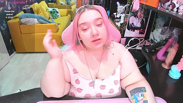 Softie Sofy online show from 06-19-26, 02:39