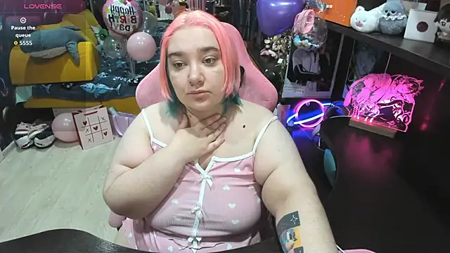 Softie Sofy online show from 03-06-26, 03:45