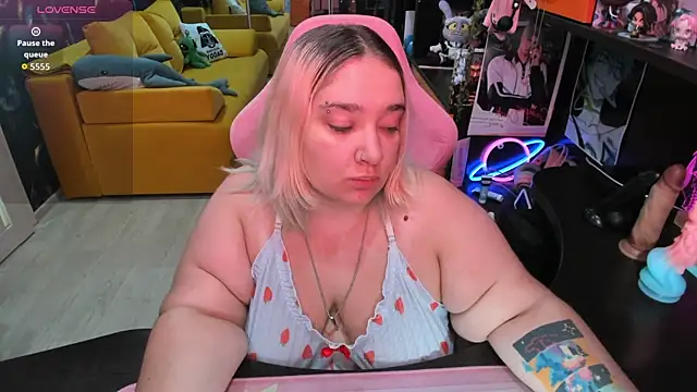 Softie Sofy online show from 07-24-26, 03:02