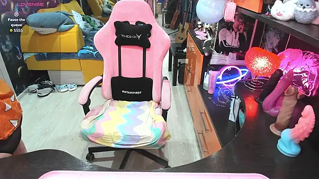 Softie Sofy online show from 02-14-26, 04:02