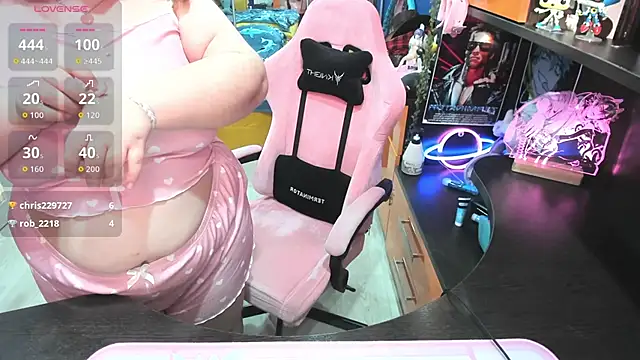 Softie Sofy online show from 10-17-25, 02:26