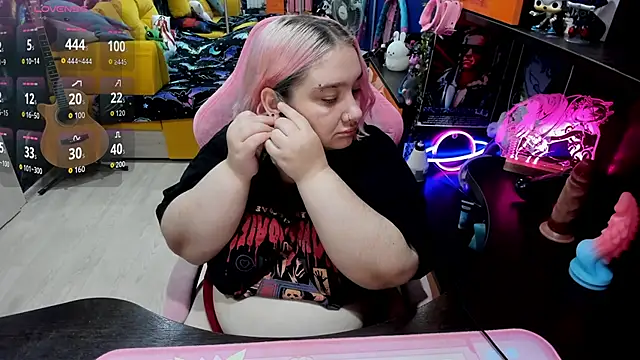 Softie Sofy online show from 09-24-25, 03:35