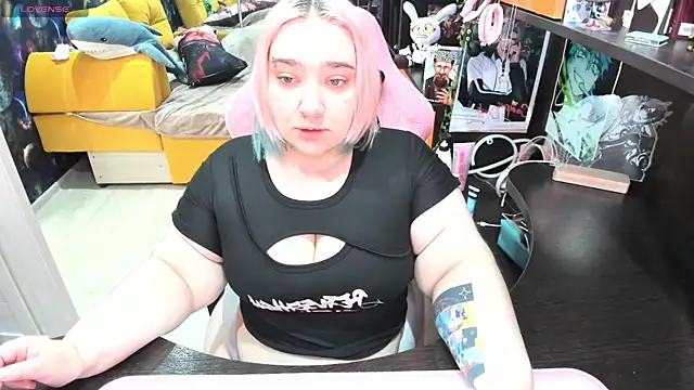 Softie Sofy online show from 04-17-26, 02:58