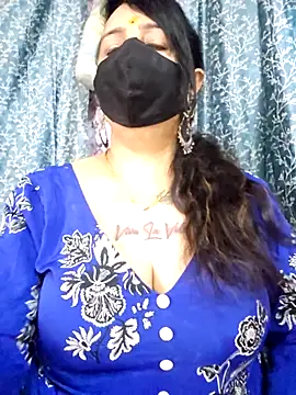 Snapshot of cute-tanvi chatting on 06-12-26, 01:03 cute-tanvi online show from 06-12-26, 01:03