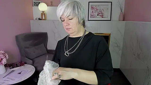 CarmenSoft online show from 01-30-25, 02:49