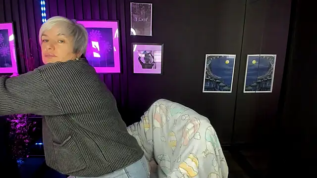 CarmenSoft online show from 12-19-25, 08:33