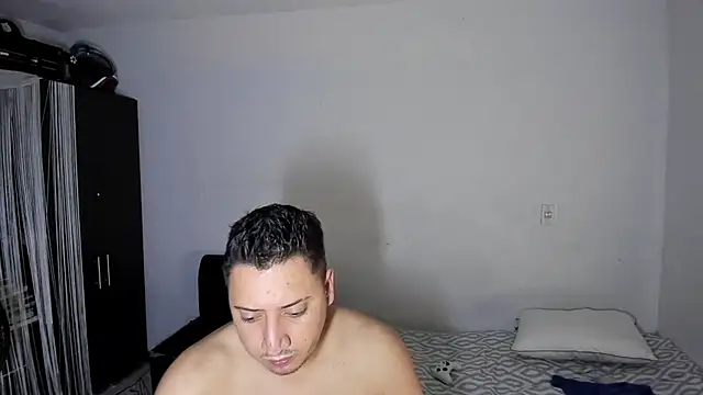 Snapshot of ares_sexxx chatting on 06-13-26, 02:15 ares sexxx online show from 06-13-26, 02:15