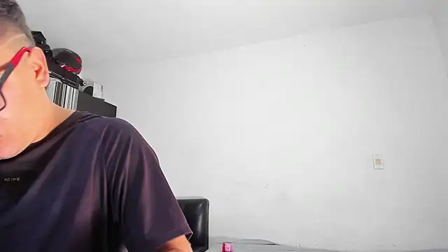 Snapshot of ares_sexxx chatting on 07-25-26, 06:47 ares sexxx online show from 07-25-26, 06:47