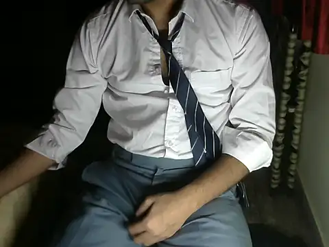 aloneboy1996 online show from 10-01-25, 01:00