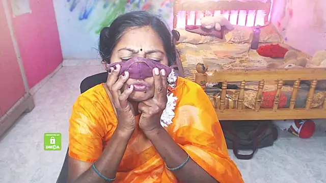 Snapshot of Novapol chatting on 12-04-25, 12:48 Novapol online show from 12-04-25, 12:48