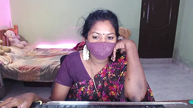Snapshot of Novapol chatting on 05-24-26, 05:35 Novapol online show from 05-24-26, 05:35