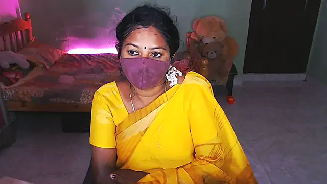 Snapshot of Novapol chatting on 12-21-25, 12:51 Novapol online show from 12-21-25, 12:51