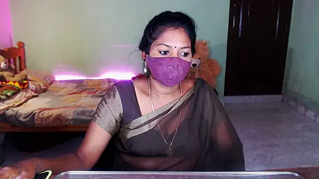 Snapshot of Novapol chatting on 05-09-26, 11:57 Novapol online show from 05-09-26, 11:57