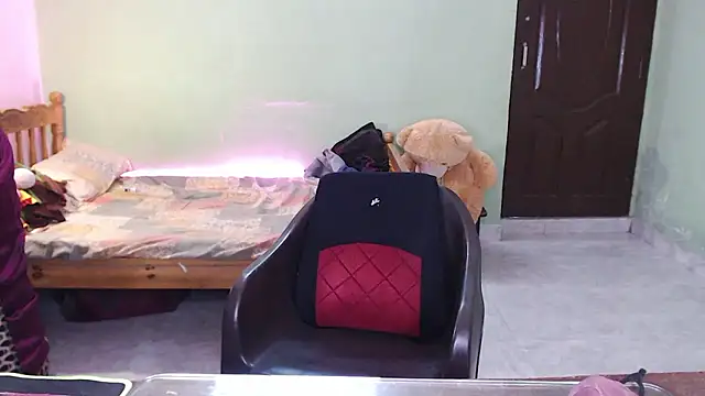 Snapshot of Novapol chatting on 05-28-26, 01:28 Novapol online show from 05-28-26, 01:28