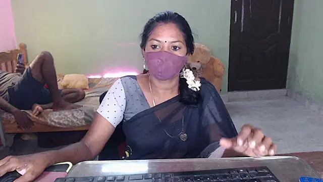Snapshot of Novapol chatting on 05-01-26, 01:49 Novapol online show from 05-01-26, 01:49