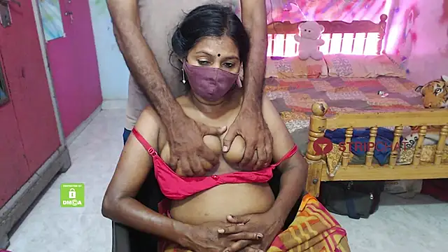 Snapshot of Novapol chatting on 10-05-25, 02:46 Novapol online show from 10-05-25, 02:46