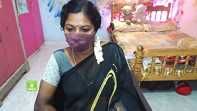 Snapshot of Novapol chatting on 11-14-25, 06:17 Novapol online show from 11-14-25, 06:17