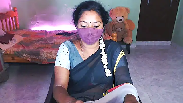 Snapshot of Novapol chatting on 12-20-25, 06:11 Novapol online show from 12-20-25, 06:11