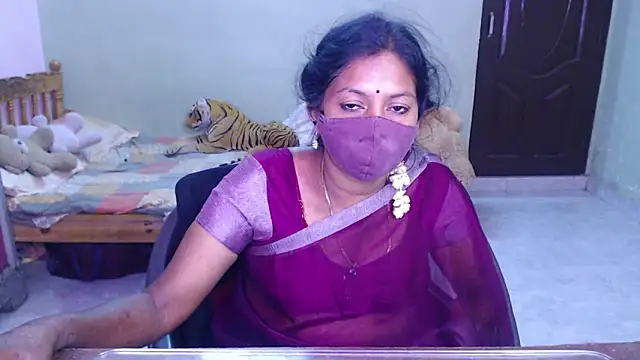 Snapshot of Novapol chatting on 07-05-26, 06:15 Novapol online show from 07-05-26, 06:15
