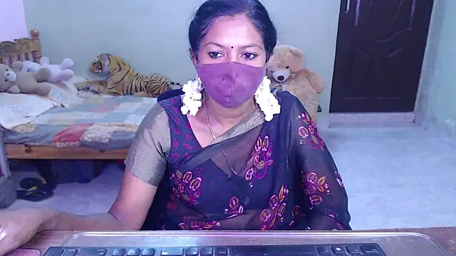 Snapshot of Novapol chatting on 07-25-26, 12:00 Novapol online show from 07-25-26, 12:00