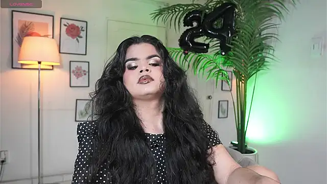 artechloe online show from 10-28-25, 11:47