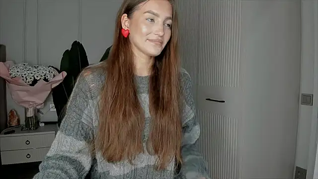 Snapshot of xx_leila chatting on 11-14-25, 10:30 xx leila online show from 11-14-25, 10:30