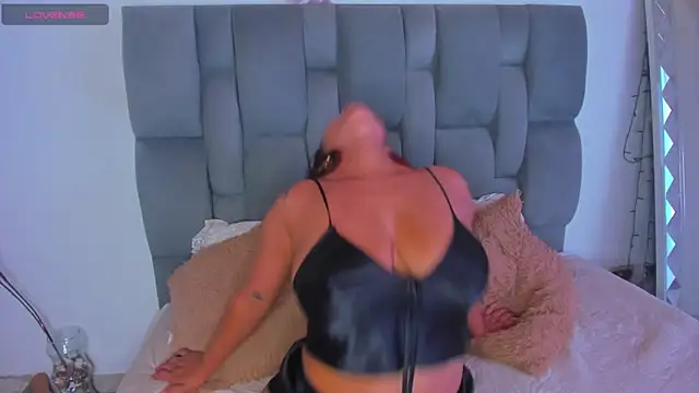 Nathalia Rodriguez online show from 06-07-26, 08:25