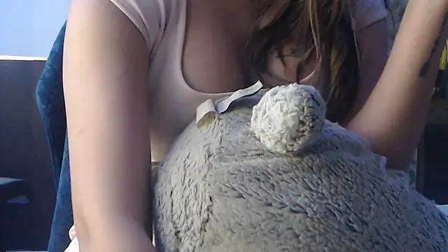 Snapshot of Tasty_Melody chatting on 05-19-26, 05:20 Tasty Melody online show from 05-19-26, 05:20