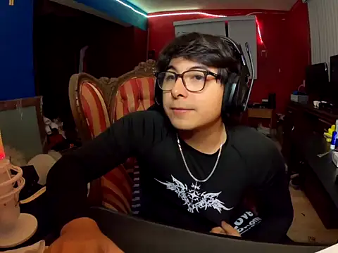 Nathanroberts111 online show from 11-11-25, 04:29