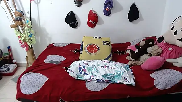 Britney-22 online show from 04-11-26, 01:57