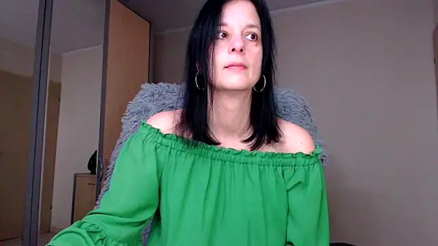 Snapshot of _Sweetlonglips_ chatting on 12-19-24, 08:56  Sweetlonglips  online show from 12-19-24, 08:56