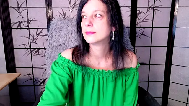 Snapshot of _Sweetlonglips_ chatting on 06-07-26, 08:19 Sweetlonglips online show from 06-07-26, 08:19