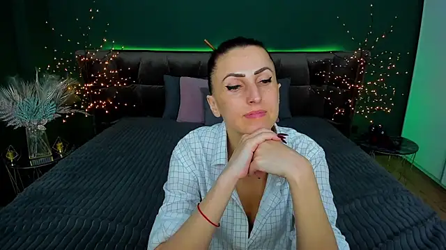 Rebecca Diamond online show from 03-10-25, 03:52
