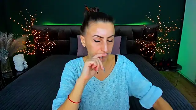 Rebecca Diamond online show from 11-17-25, 06:39