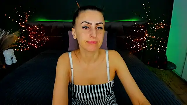 Rebecca Diamond online show from 11-18-25, 06:39