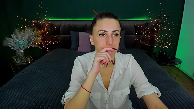 Rebecca Diamond online show from 02-26-25, 06:40