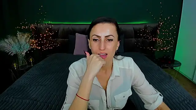 Rebecca Diamond online show from 03-04-25, 01:17