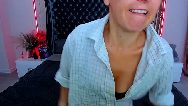 Snapshot of Rebecca_Diamond chatting on 07-10-26, 11:54 Rebecca Diamond online show from 07-10-26, 11:54