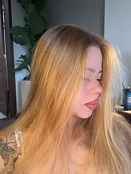 curchez  online show from 04-16-26, 09:37