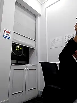 Mansex73 online show from 09-28-25, 07:15