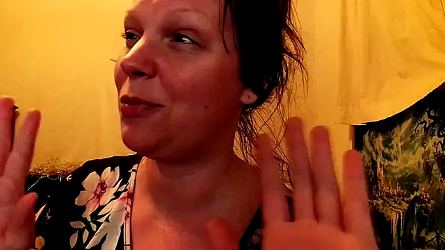 Snapshot of GamerGirlRoxyAndLee chatting on 09-12-25, 04:12 GamerGirlRoxyAndLee online show from 09-12-25, 04:12